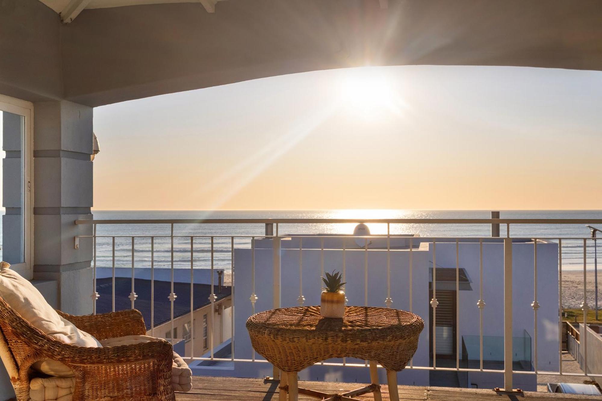 The Sandcastle Guesthouse - Melkbosstrand Extérieur photo